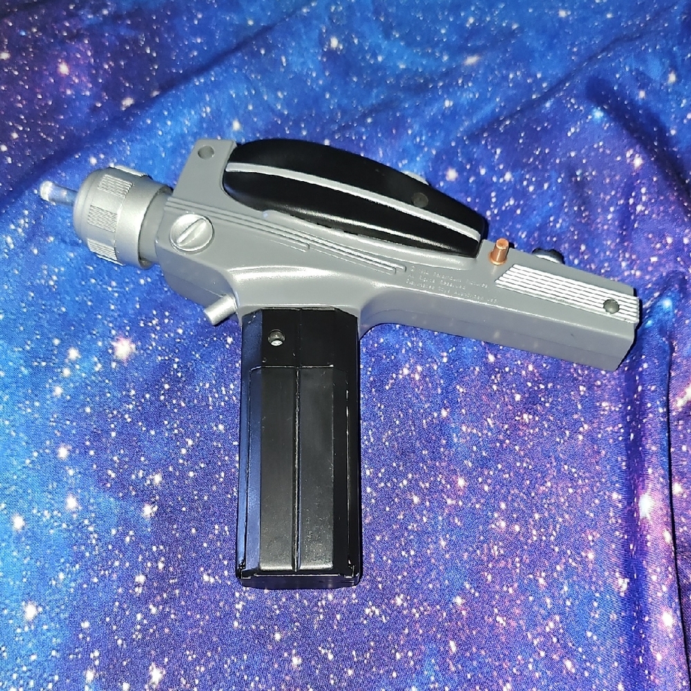 Star Trek Phaser Set - Picture 9 of 14